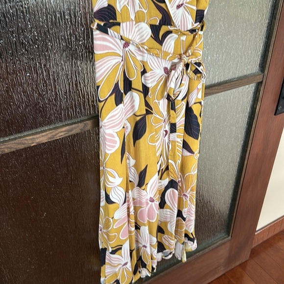 Slate and Willow Mod Daisy Wrap Dress size XS - Picture 8 of 10